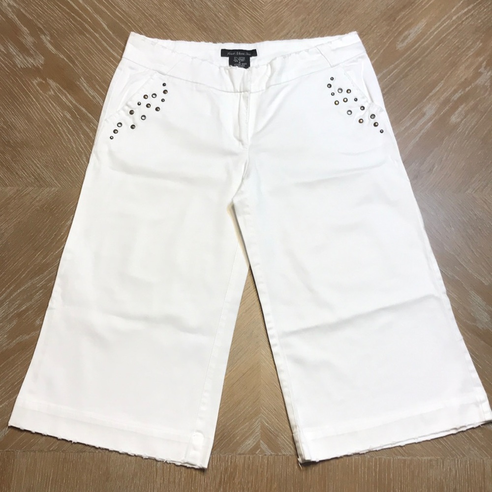 HEART MOON STAR WOMEN’S WHITE STUDDED CROP PANTS